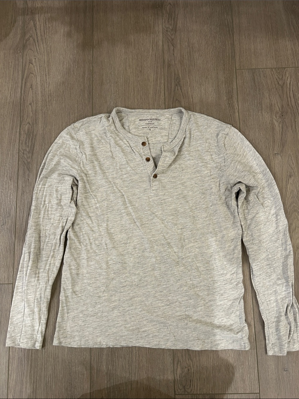 Banana Republic Men's Light Heather Gray Henley Long-Sleeve Shirt